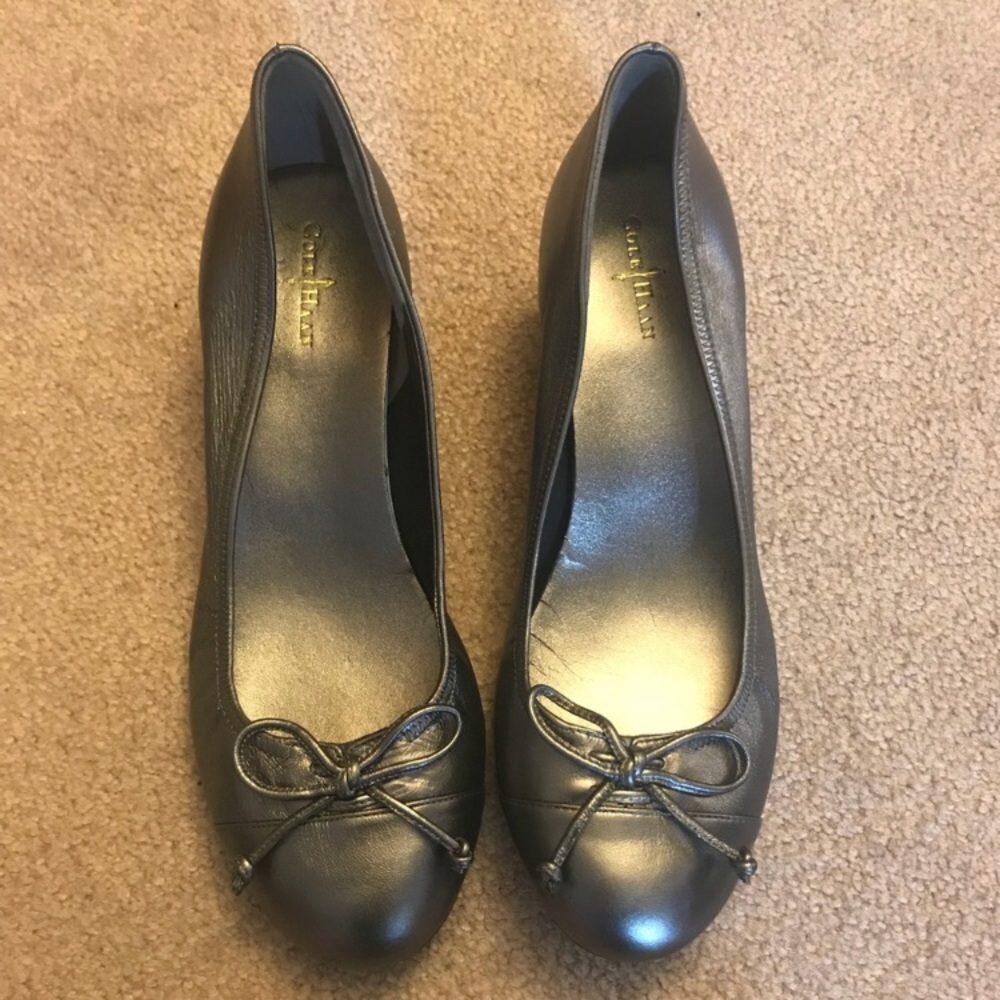 EUC Cole Haan silver wedges 9.5